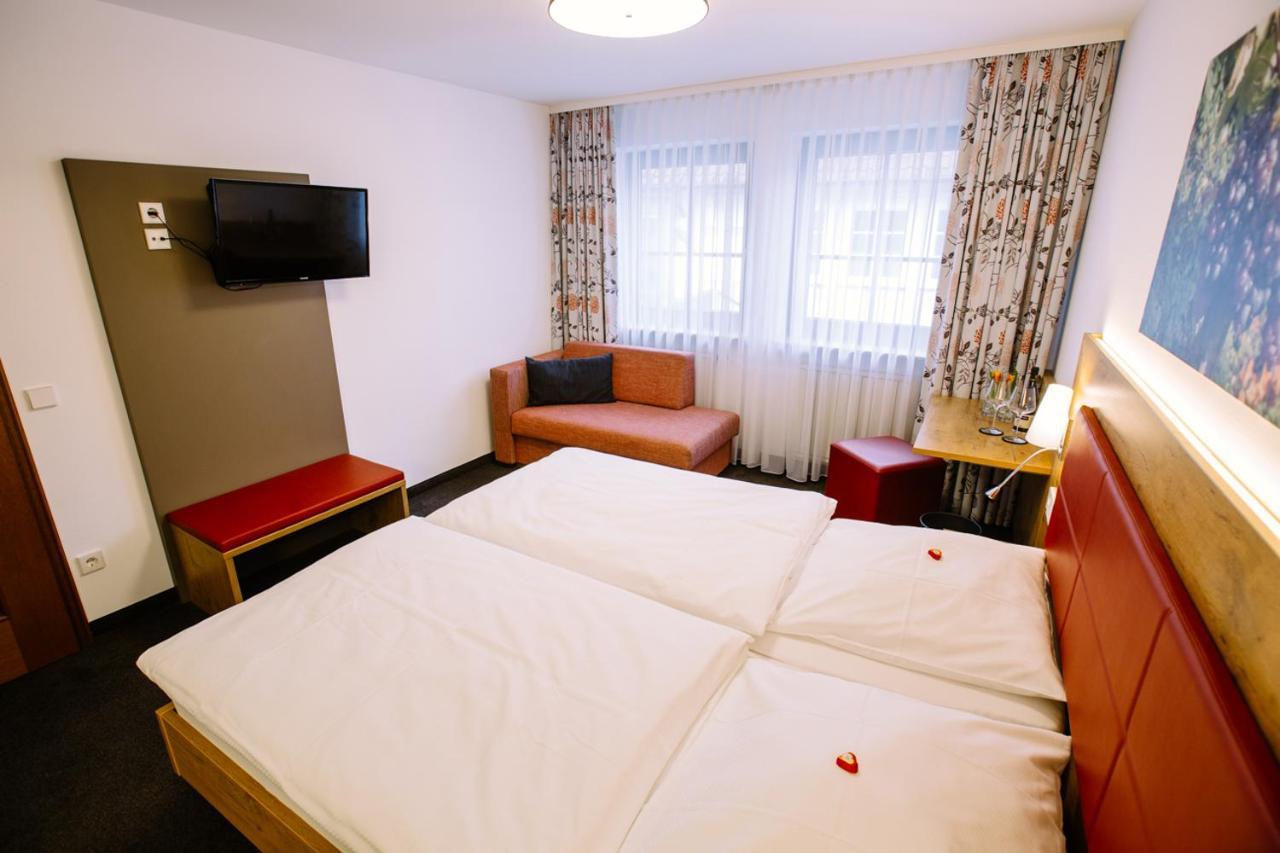 Hotel Restaurant Lamm Rosswag Vaihingen an der Enz Exterior photo